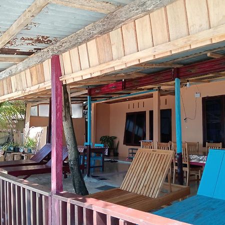 Mamalis Homestay 마나도 외부 사진