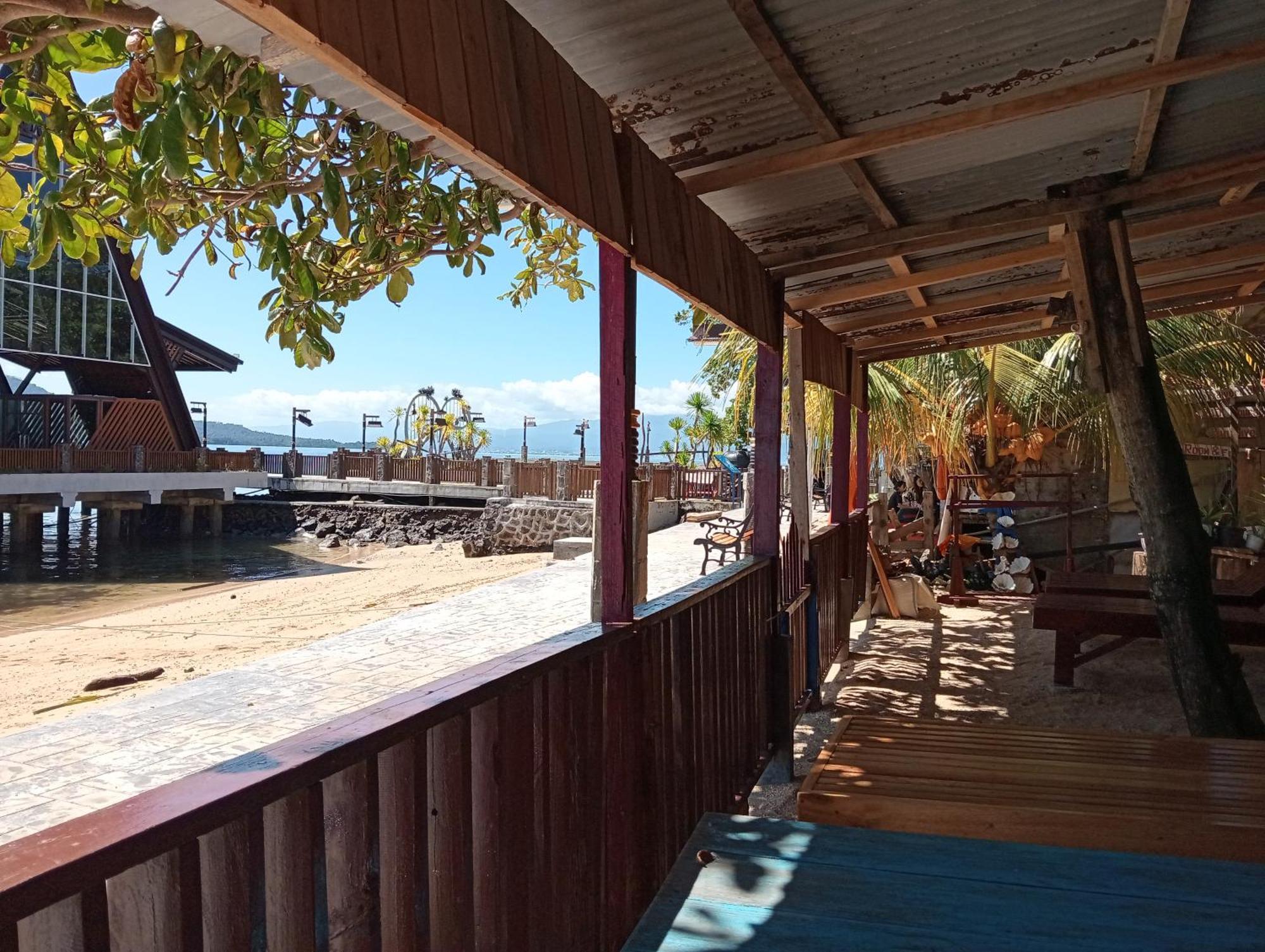 Mamalis Homestay 마나도 외부 사진